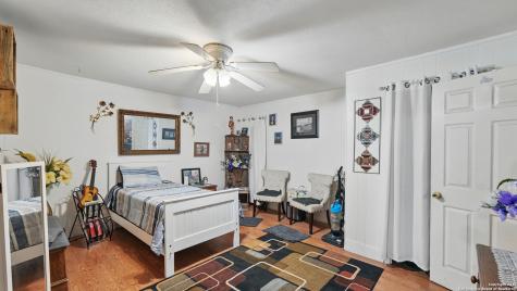 15521 E Highway 90 Kingsbury TX 78638