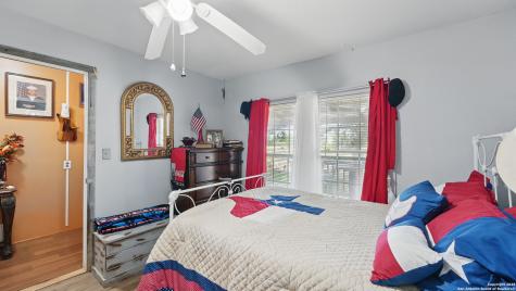15521 E Highway 90 Kingsbury TX 78638