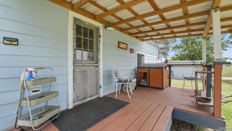 15521 E Highway 90 Kingsbury TX 78638