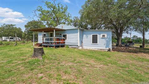 15521 E Highway 90 Kingsbury TX 78638