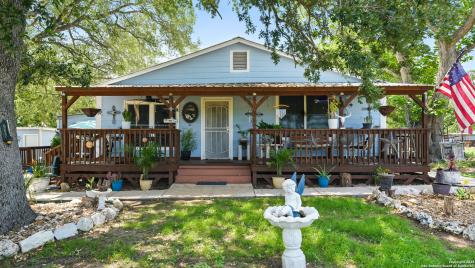 15521 E Highway 90 Kingsbury TX 78638