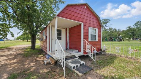 15521 E Highway 90 Kingsbury TX 78638