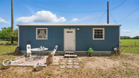 15521 E Highway 90 Kingsbury TX 78638