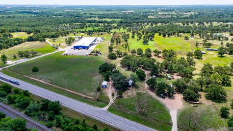 15521 E Highway 90 Kingsbury TX 78638