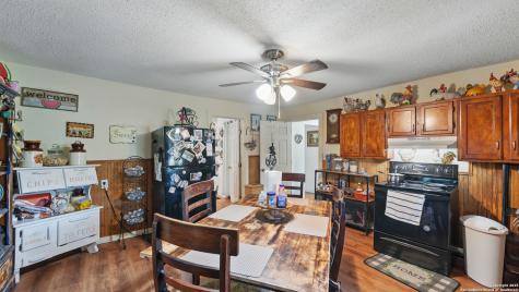 15521 E Highway 90 Kingsbury TX 78638