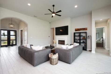 431 Falcon Cove San Antonio TX 78253