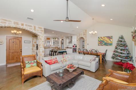 306 Sd 37981 Barksdale TX 78828