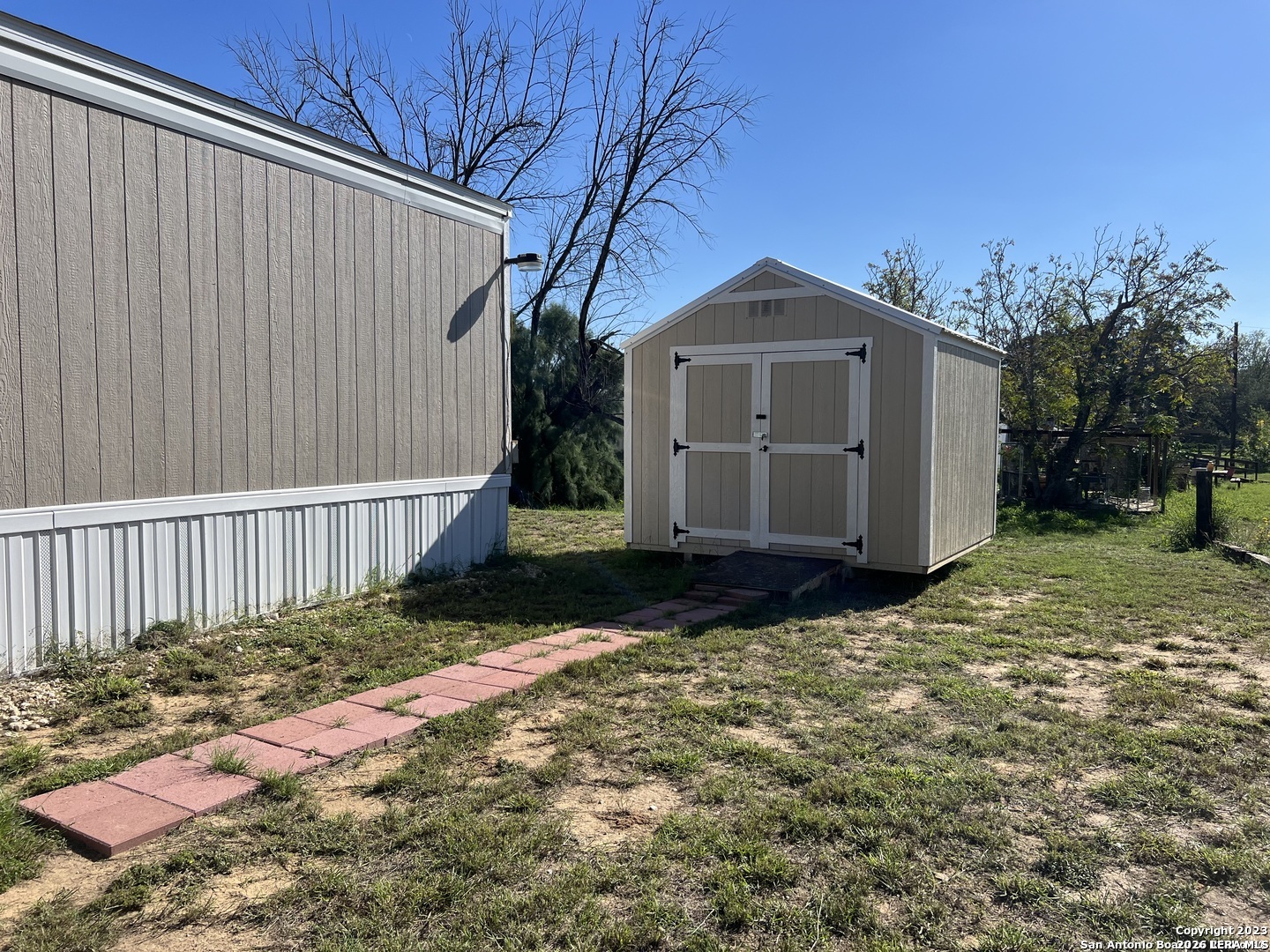720 Sanches Avenue Pleasanton TX 78064