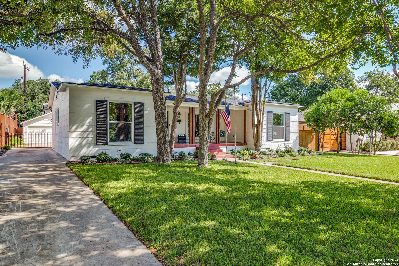 141 E Edgewood Place Alamo Heights TX 78209
