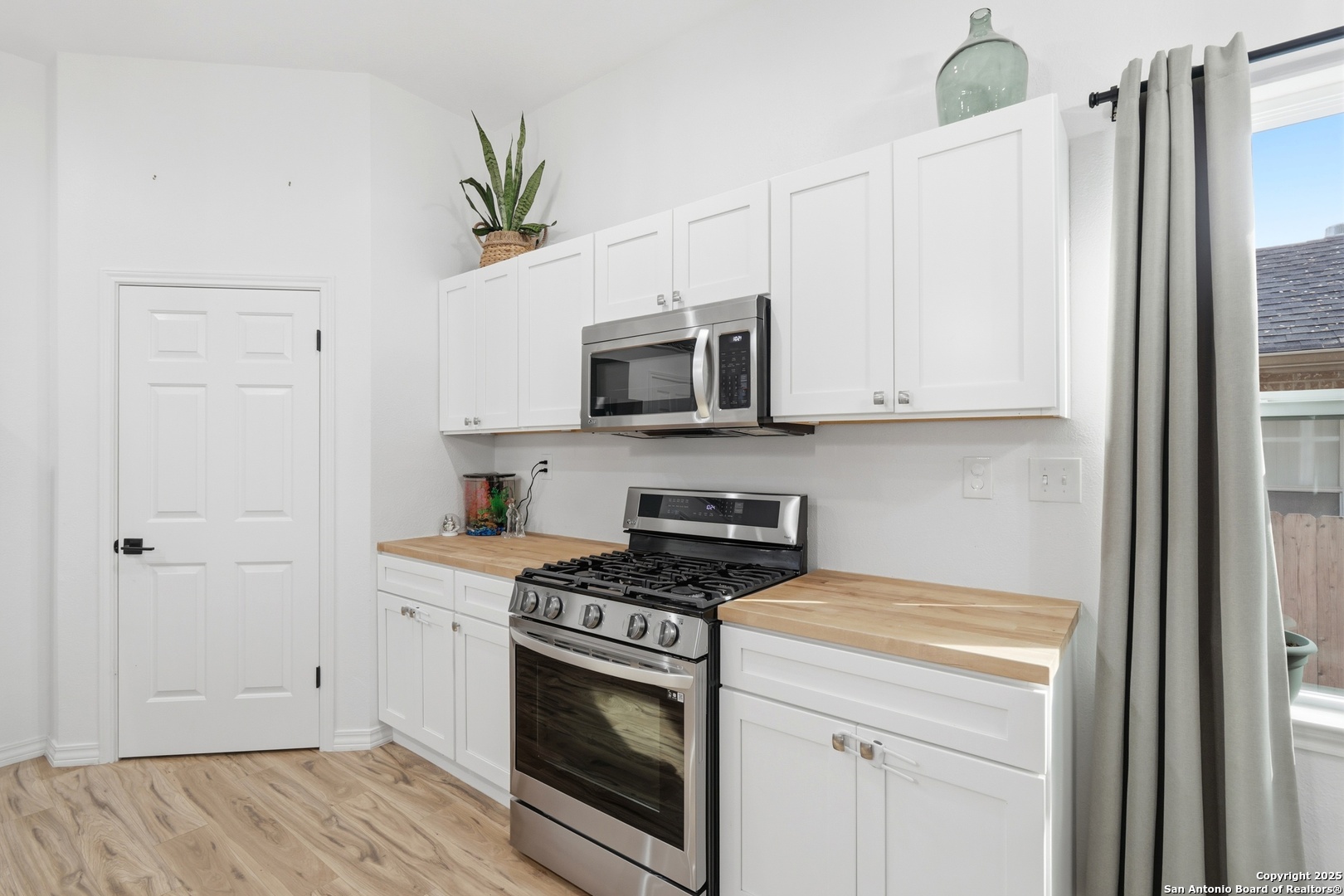 6438 Amber Oak San Antonio TX 78249