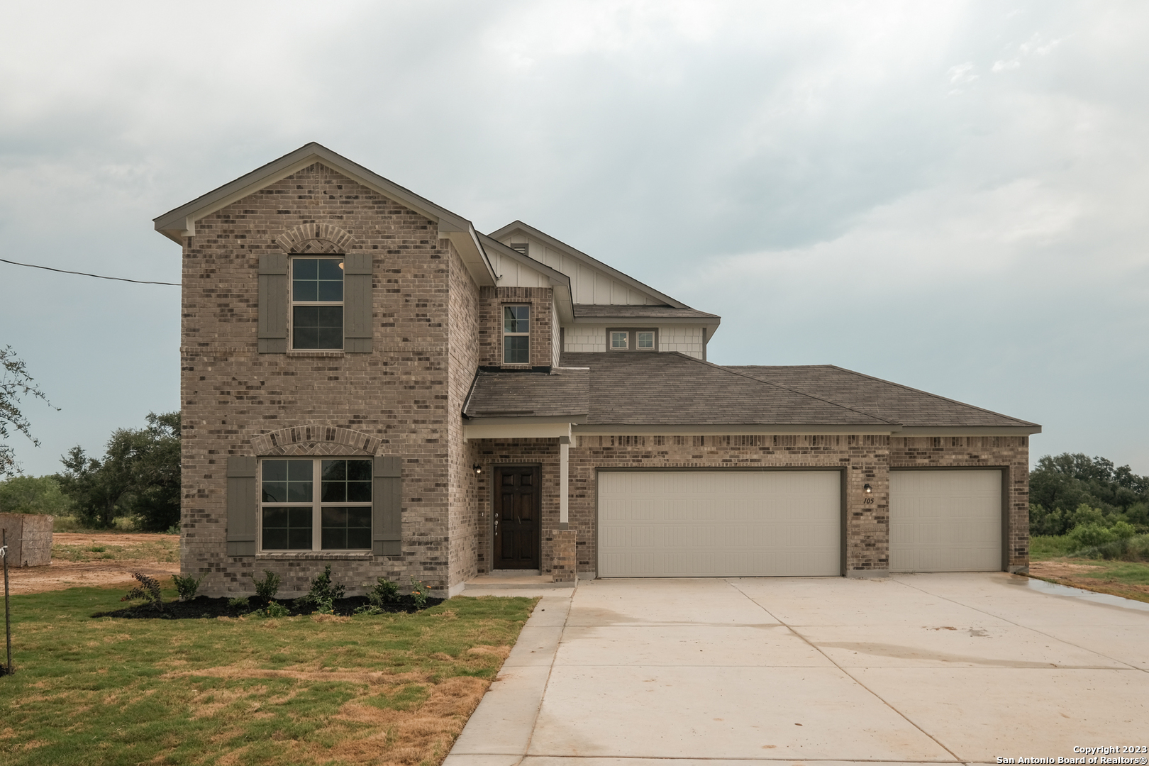 105 Calgary Drive Floresville TX 78114