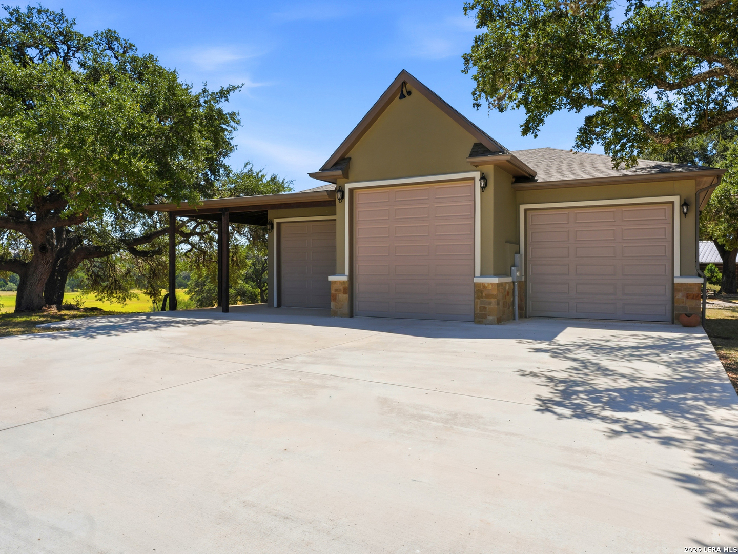 228 Lucky Ridge Bandera TX 78003