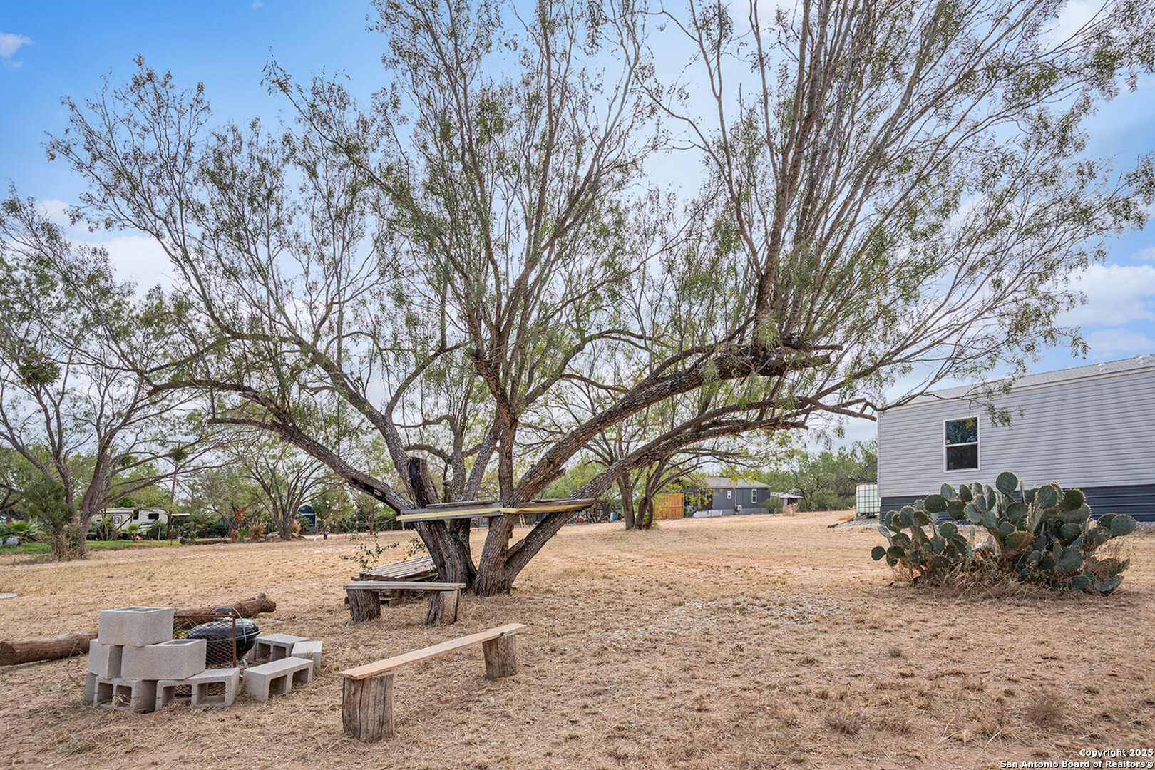 545 County Road 741 Yancey TX 78886