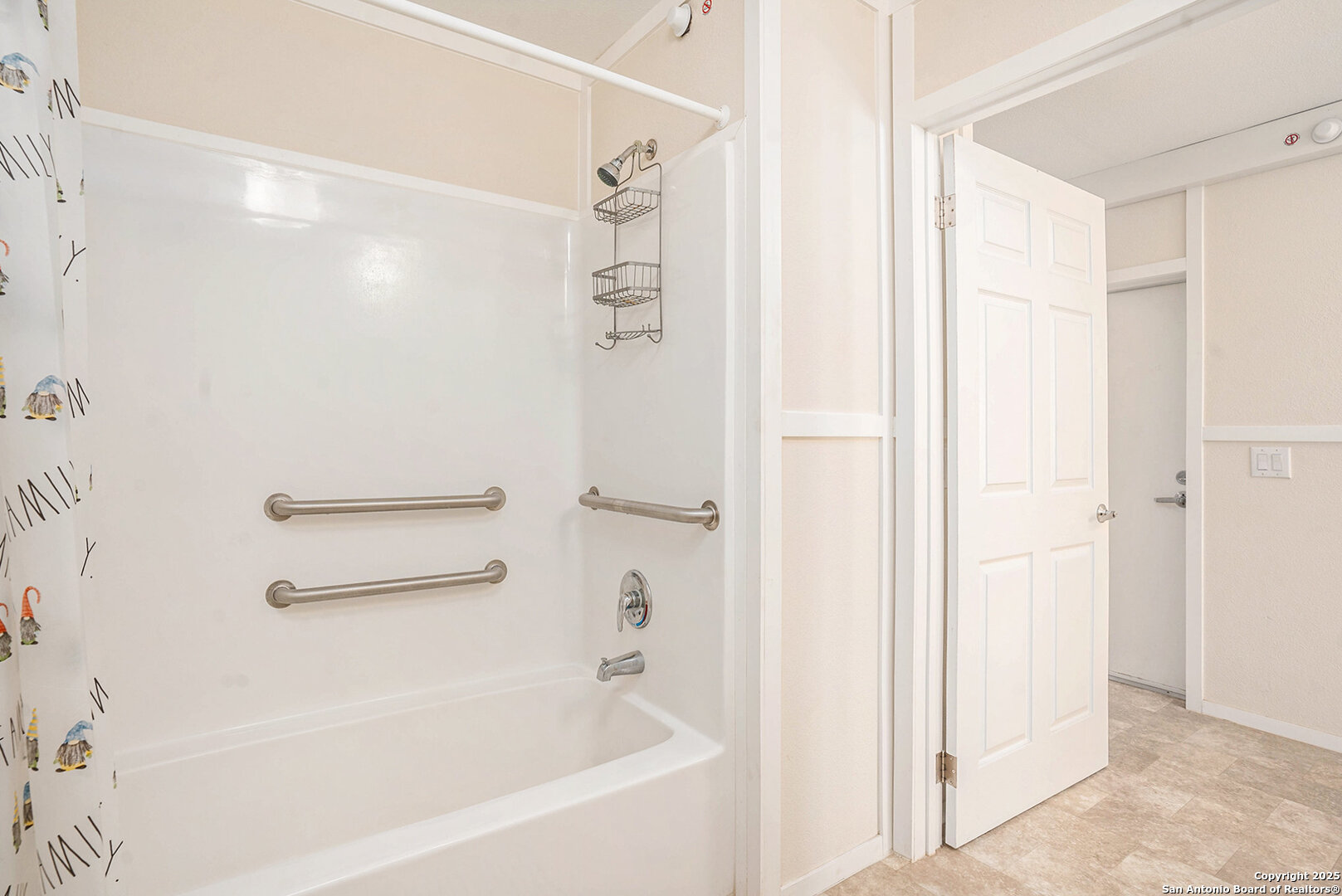 545 County Road 741 Yancey TX 78886