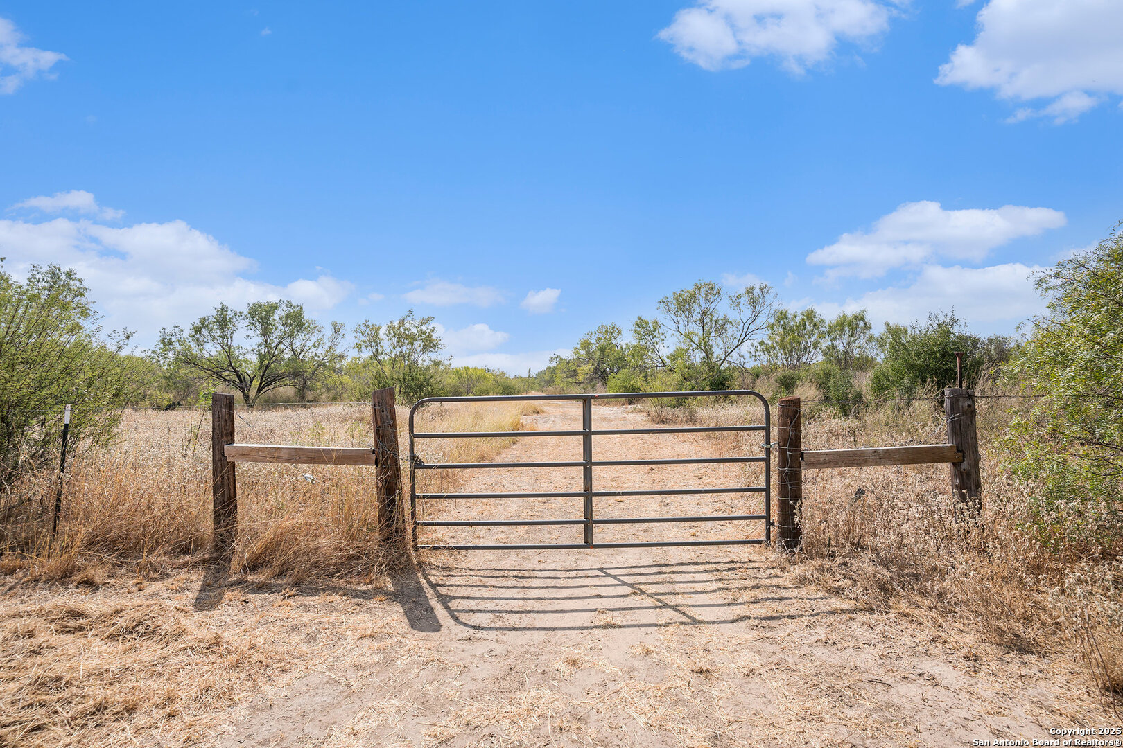 545 County Road 741 Yancey TX 78886