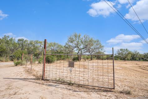 545 County Road 741 Yancey TX 78886
