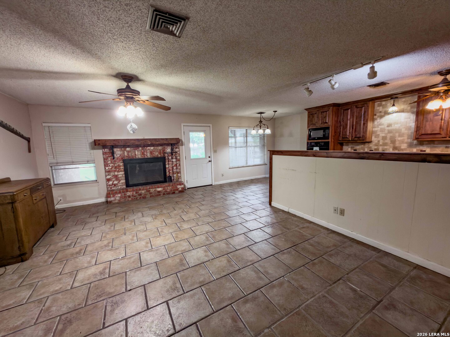 703 N Ashby Drive Uvalde TX 78801