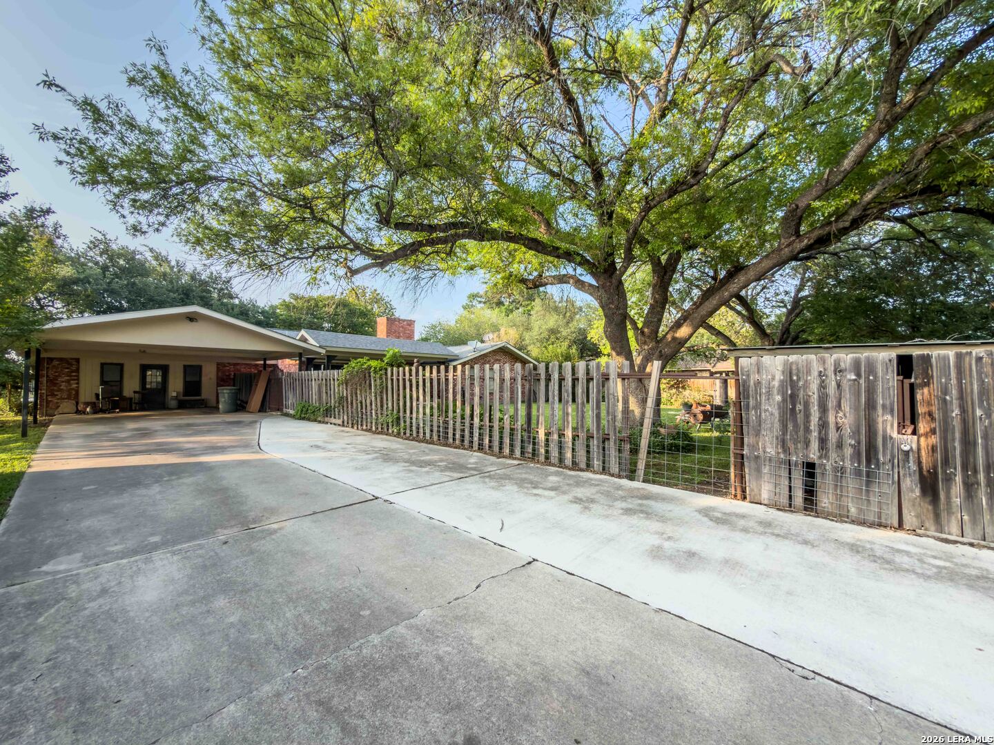 703 N Ashby Drive Uvalde TX 78801