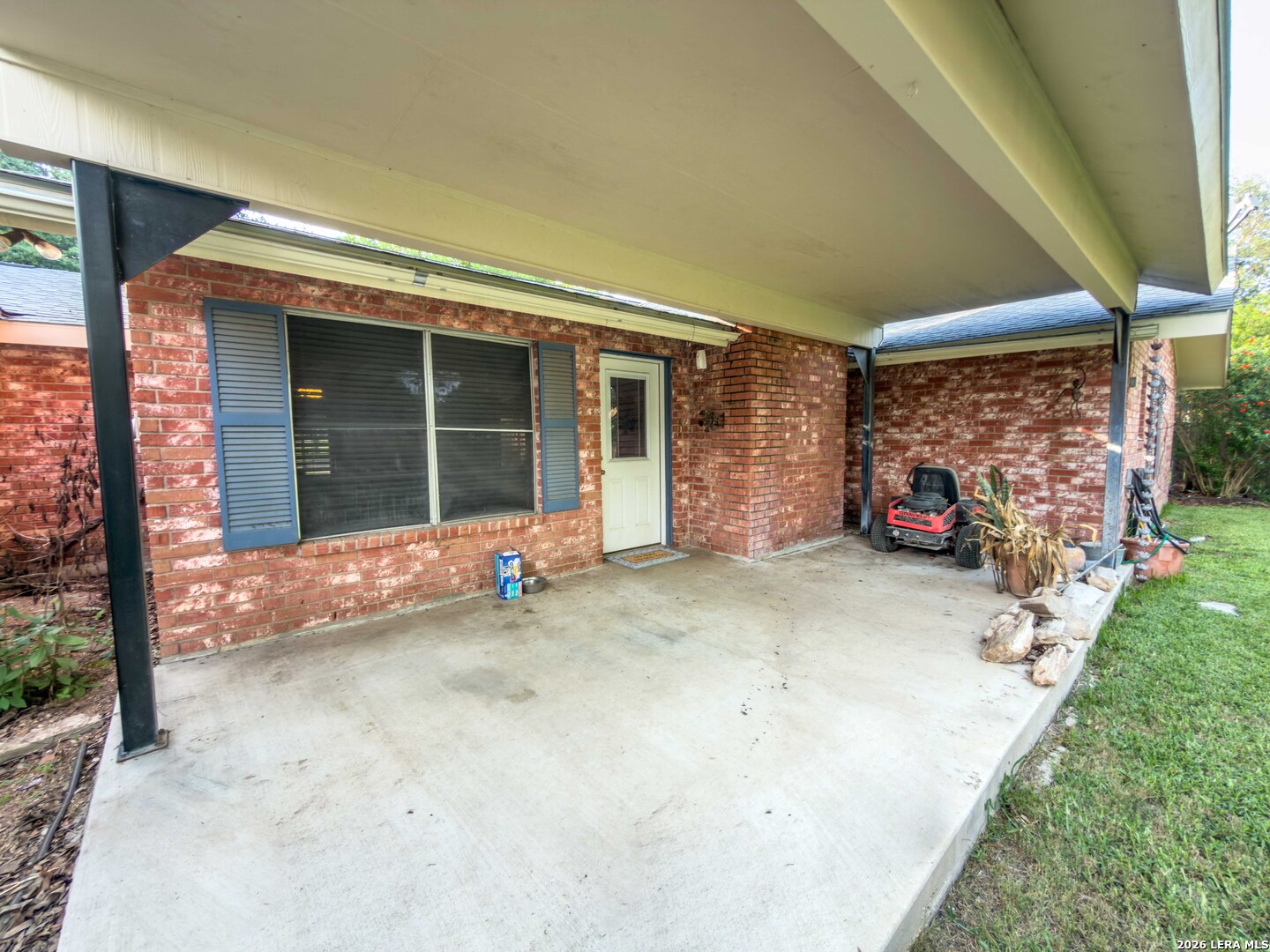 703 N Ashby Drive Uvalde TX 78801