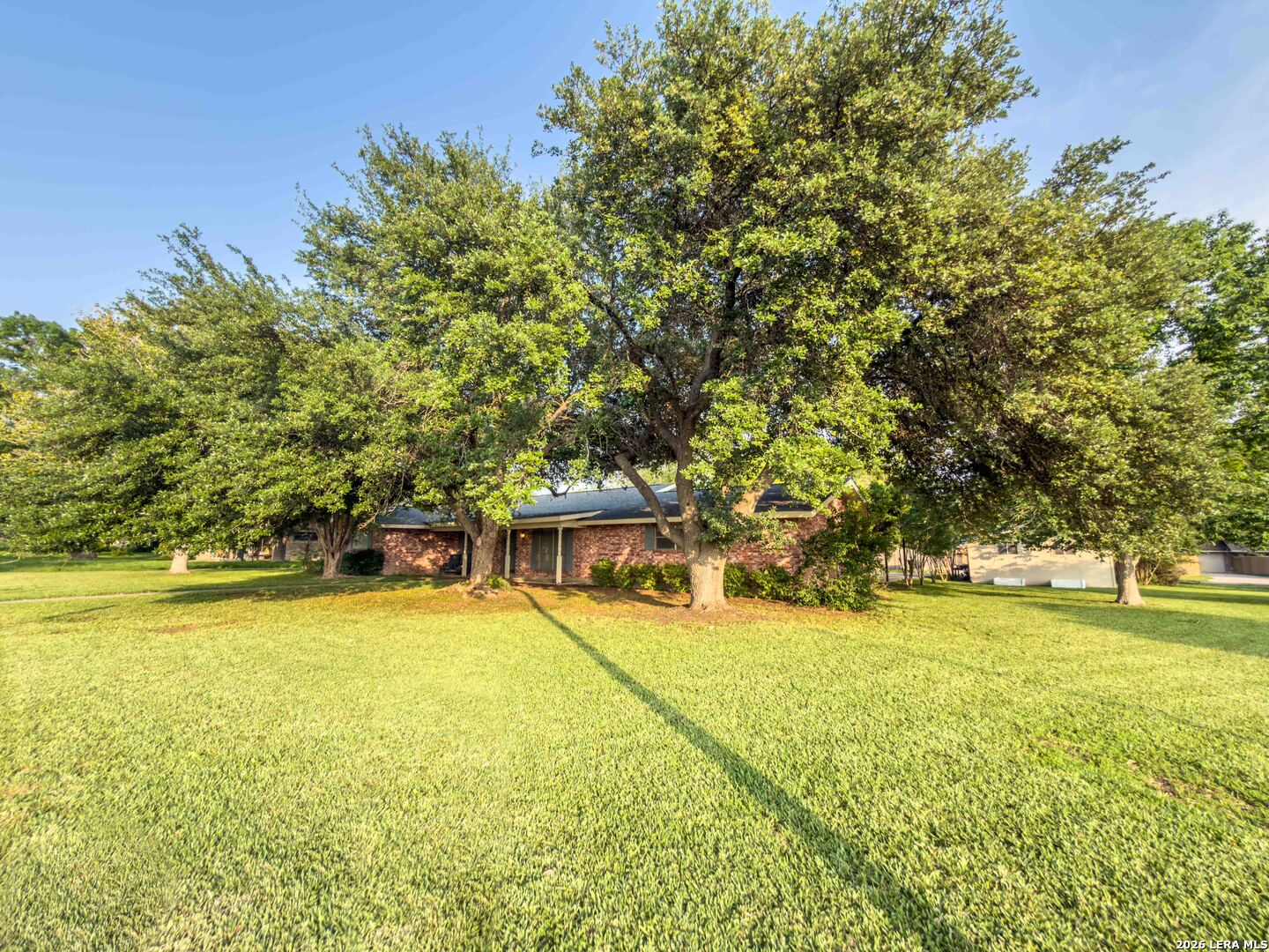 703 N Ashby Drive Uvalde TX 78801
