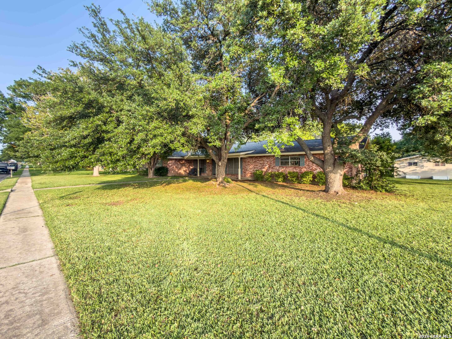 703 N Ashby Drive Uvalde TX 78801