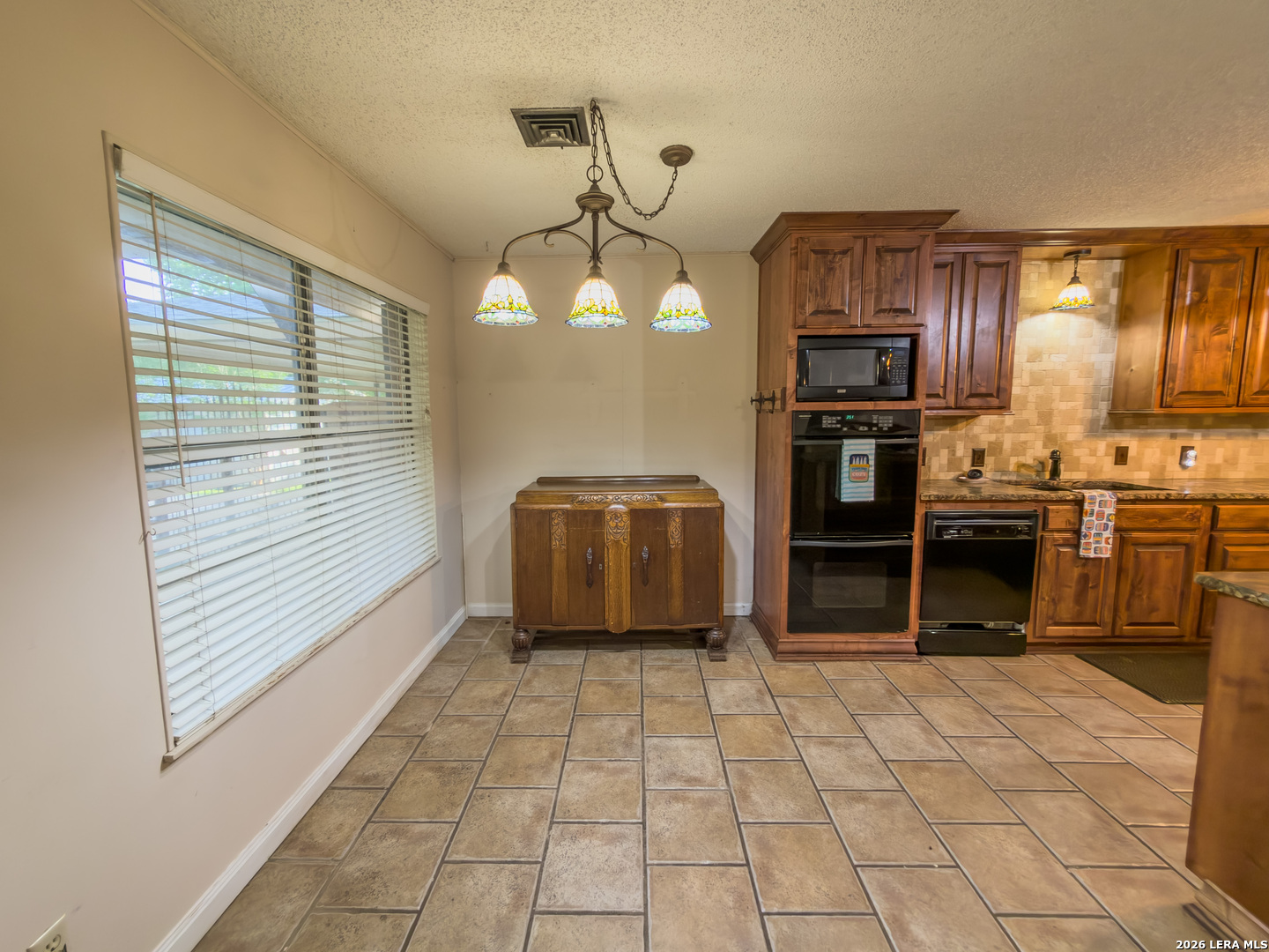 703 N Ashby Drive Uvalde TX 78801