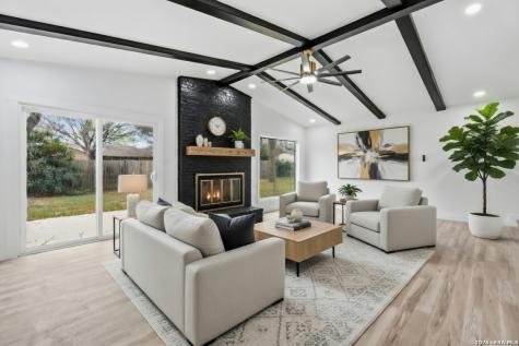 4902 El Presidio San Antonio TX 78233