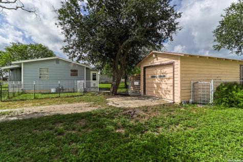 609 N Rosalie Street Falls City TX 78113