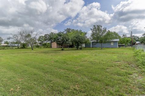 609 N Rosalie Street Falls City TX 78113