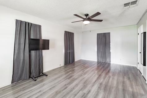609 N Rosalie Street Falls City TX 78113