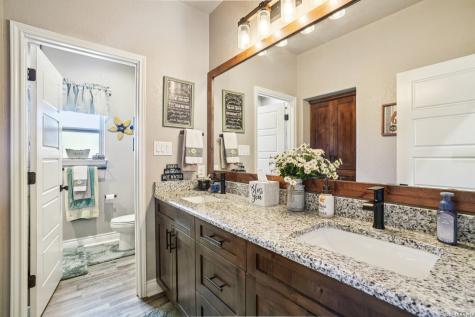 121 Westfield Landing La Vernia TX 78121