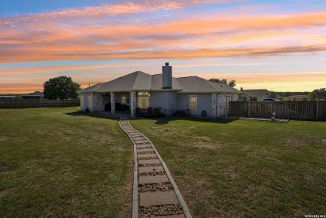 121 Westfield Landing La Vernia TX 78121