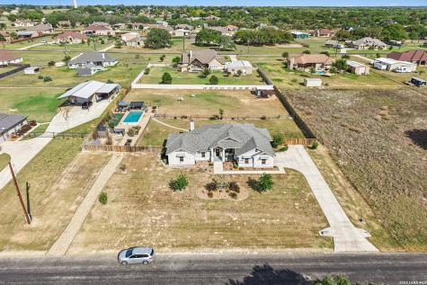 121 Westfield Landing La Vernia TX 78121