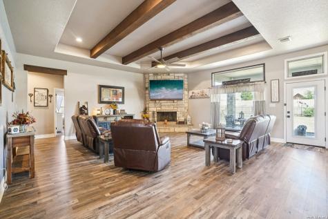 121 Westfield Landing La Vernia TX 78121