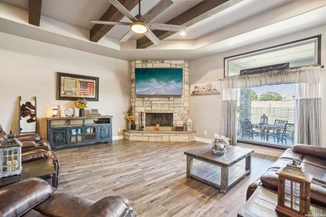 121 Westfield Landing La Vernia TX 78121