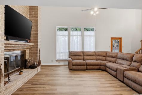 4206 Tall Elm Woods San Antonio TX 78249