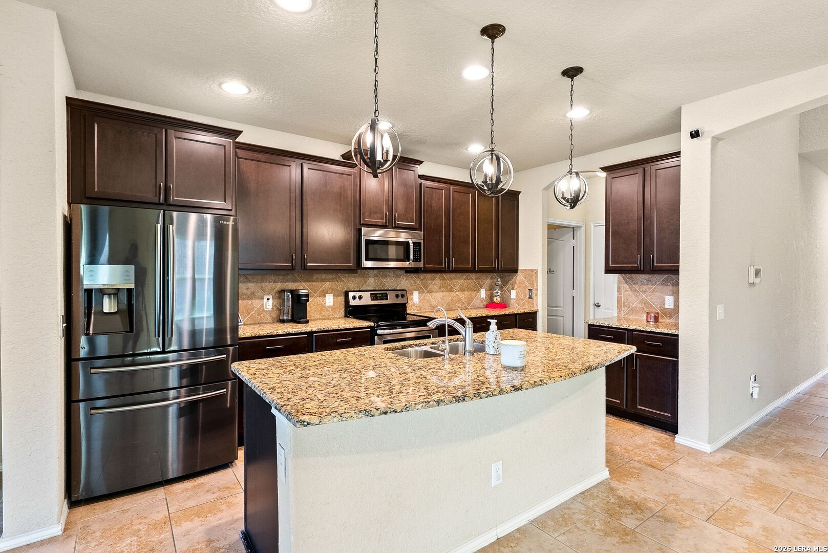 1631 Badger Wolf San Antonio TX 78245