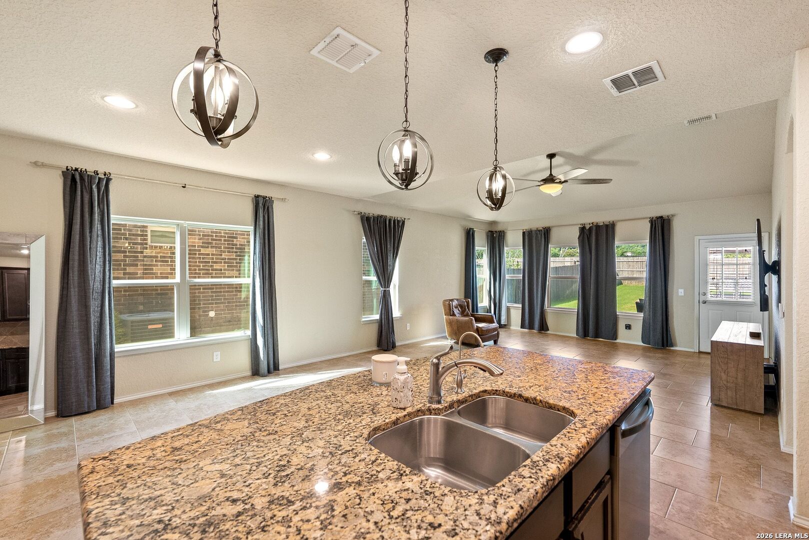 1631 Badger Wolf San Antonio TX 78245
