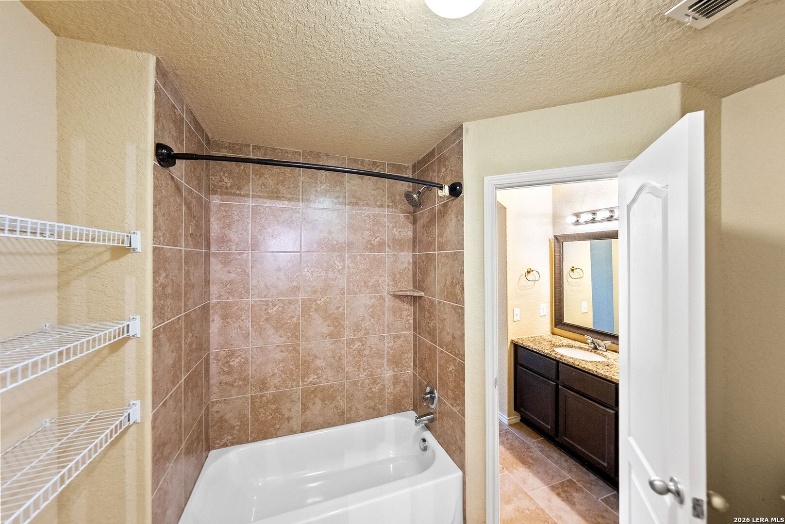 1631 Badger Wolf San Antonio TX 78245