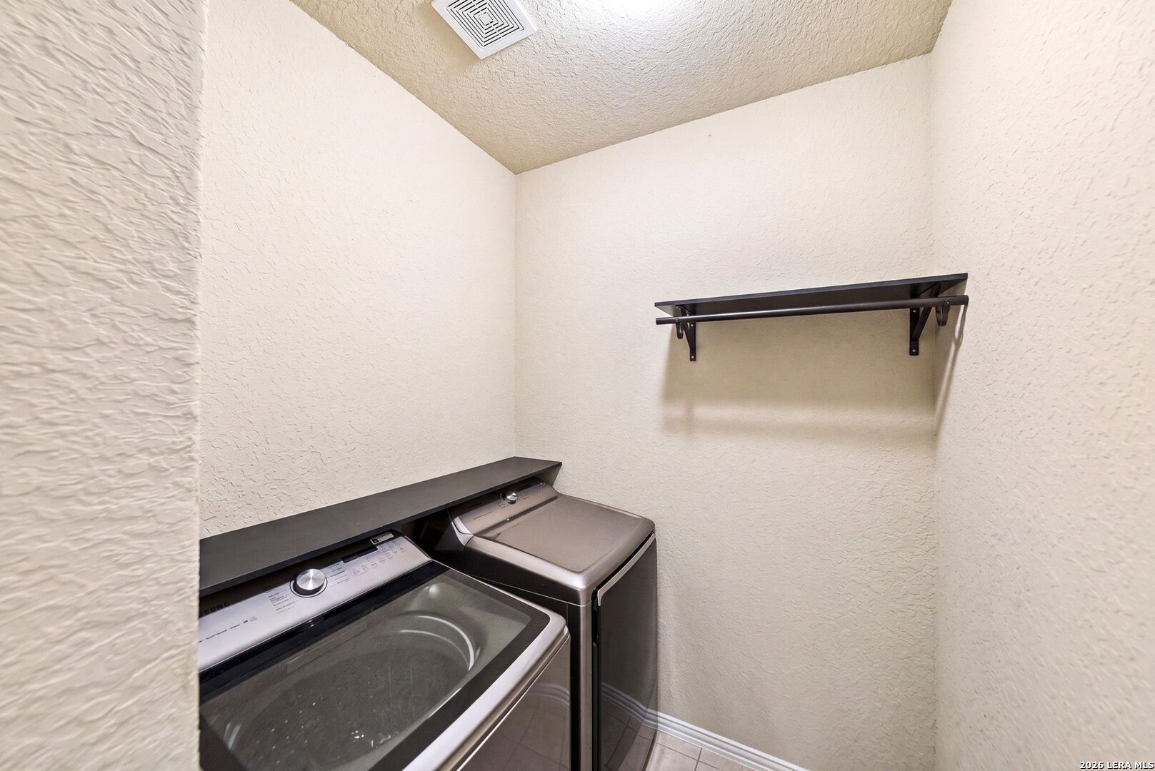 1631 Badger Wolf San Antonio TX 78245