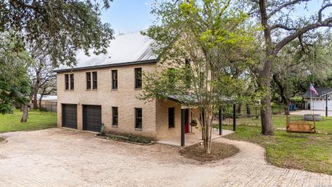 114 Massad Drive Pleasanton TX 78064