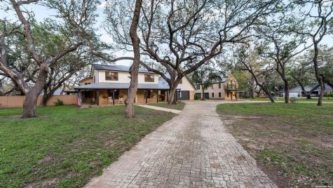 114 Massad Drive Pleasanton TX 78064