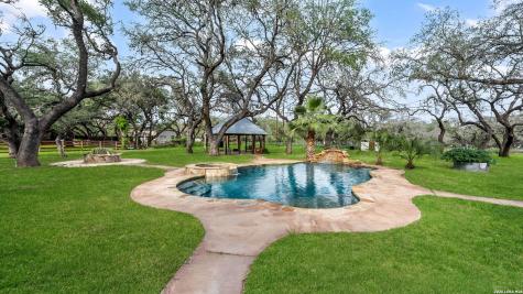 114 Massad Drive Pleasanton TX 78064