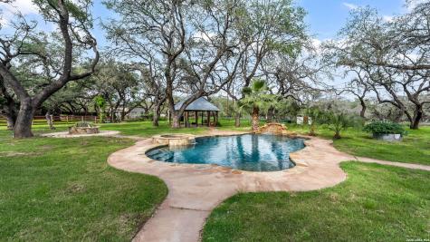 114 Massad Drive Pleasanton TX 78064