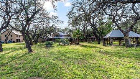 114 Massad Drive Pleasanton TX 78064