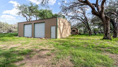 114 Massad Drive Pleasanton TX 78064