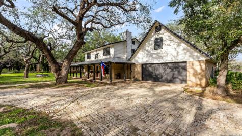 114 Massad Drive Pleasanton TX 78064