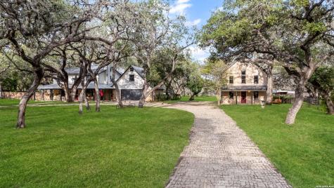 114 Massad Drive Pleasanton TX 78064