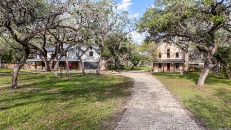 114 Massad Drive Pleasanton TX 78064