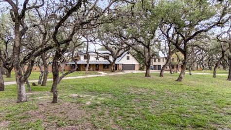 114 Massad Drive Pleasanton TX 78064